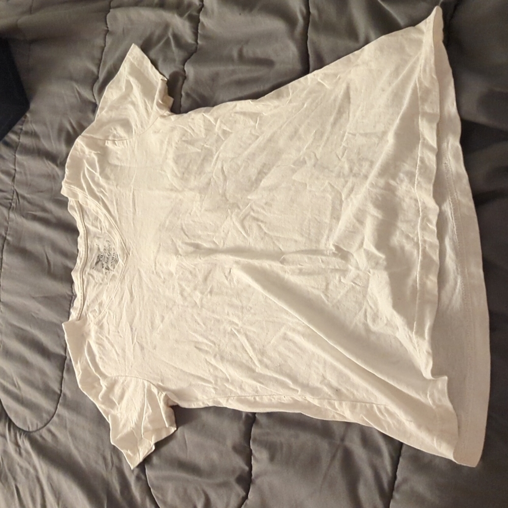 White tee